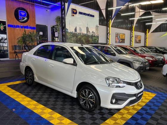 TOYOTA ETIOS 1.5 PLATINUM SEDAN 16V FLEX 4P AUTOMÁTICO